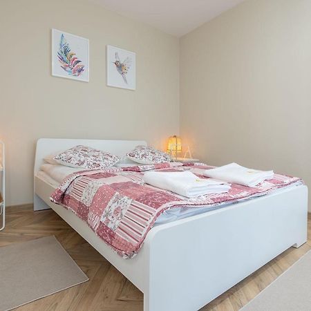Apartament Karminowy Apartment Wadowice Ngoại thất bức ảnh