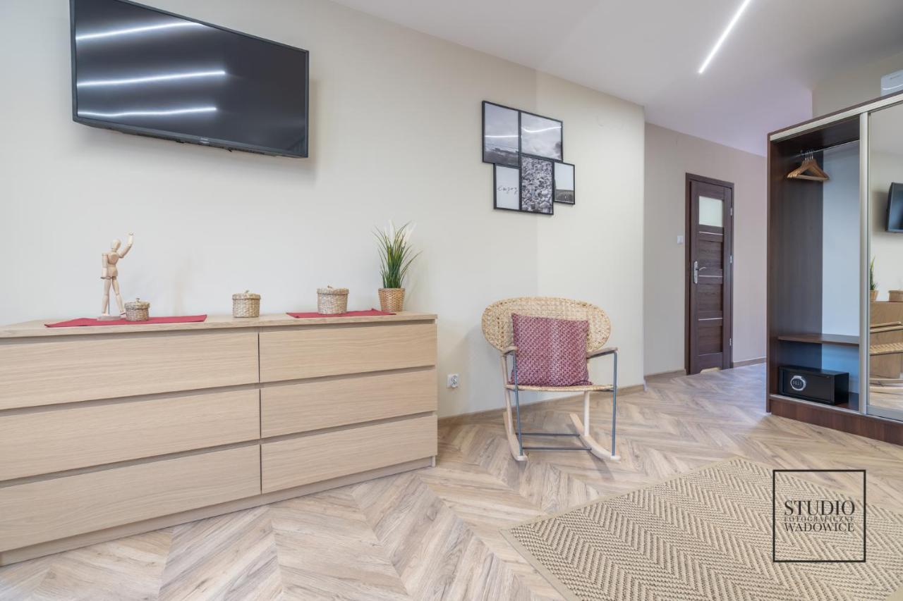 Apartament Karminowy Apartment Wadowice Ngoại thất bức ảnh