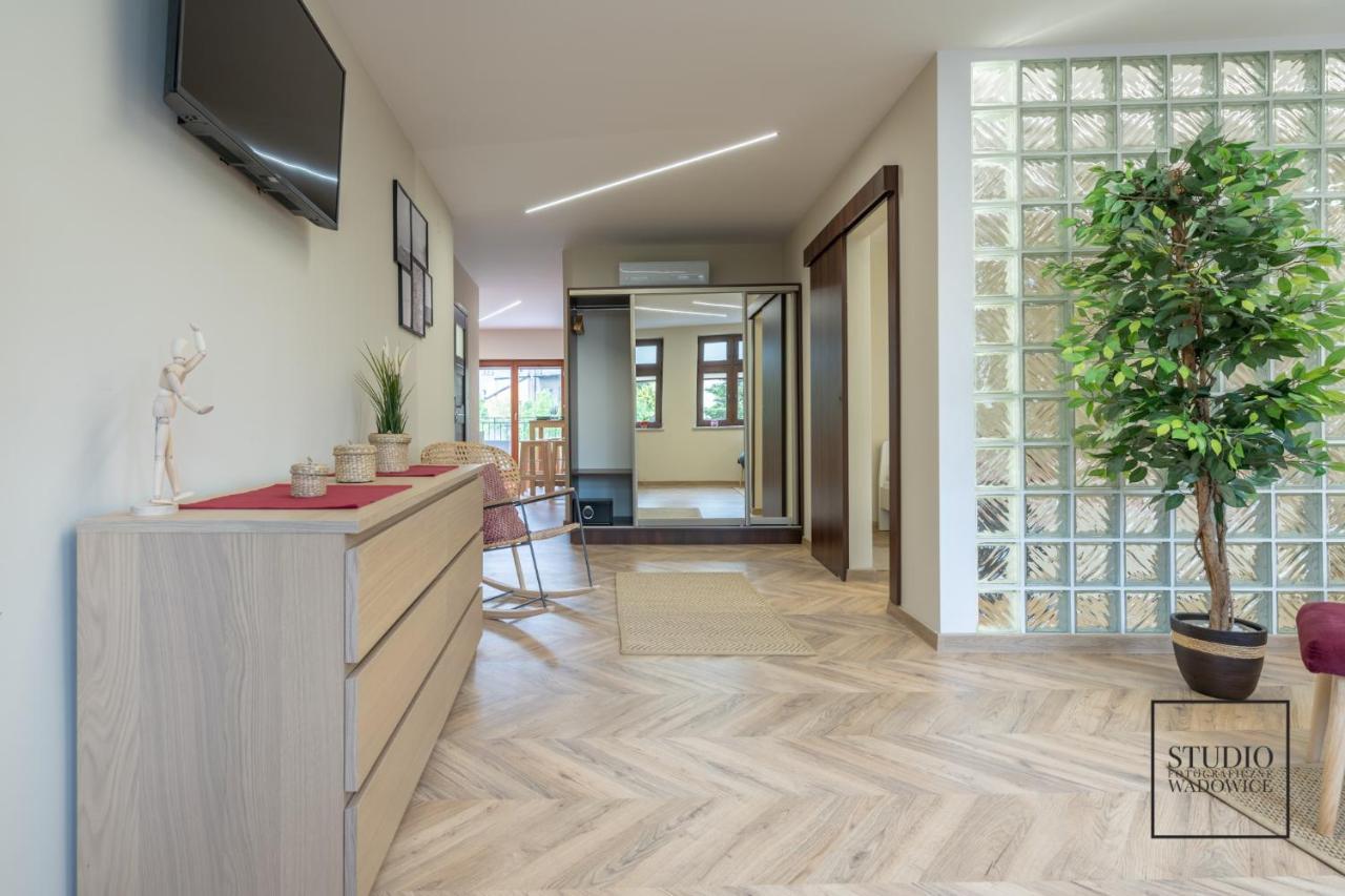 Apartament Karminowy Apartment Wadowice Ngoại thất bức ảnh